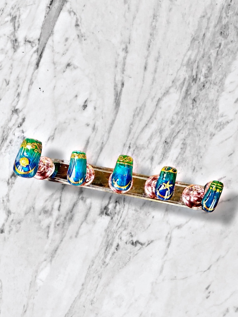 Made to order custom beachy pop on nails! (Nail size needed in mm)